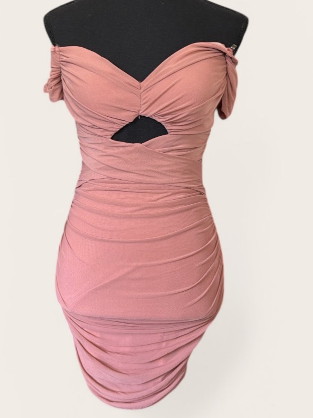 Privy Off-Shoulder Ruched Bodycon Dress in Dust mauve - Picture 2 of 4